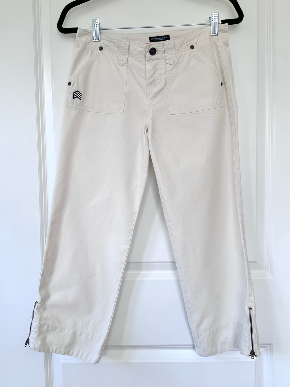 Vintage 2000’s Abercrombie & Fitch Khaki Cropped Pants